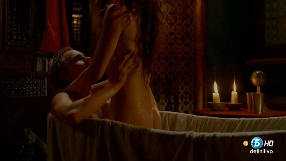 Наташа Яровенко и Елена Анайя nude