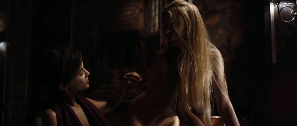 Актриса Елена Анайя ню