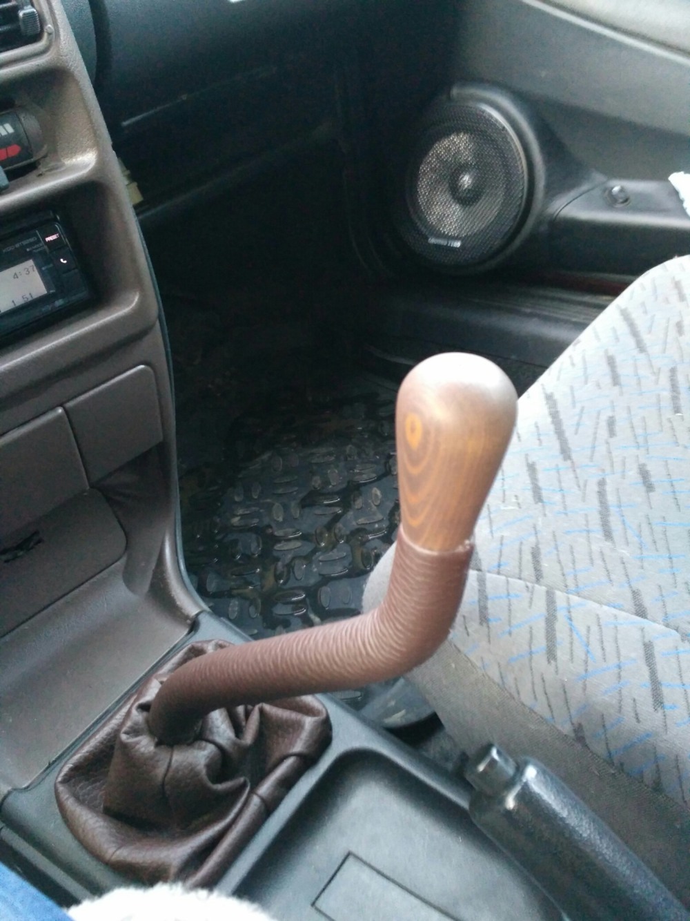 Голая жена в машине частное