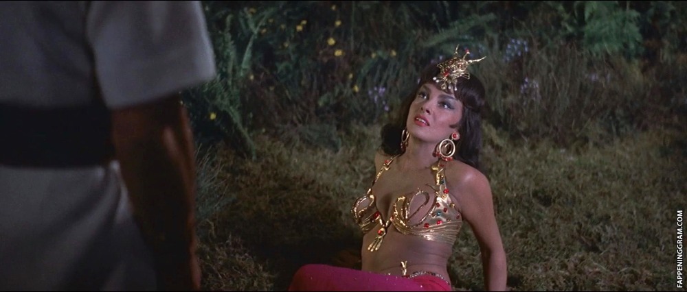 Golaya Джина Карано