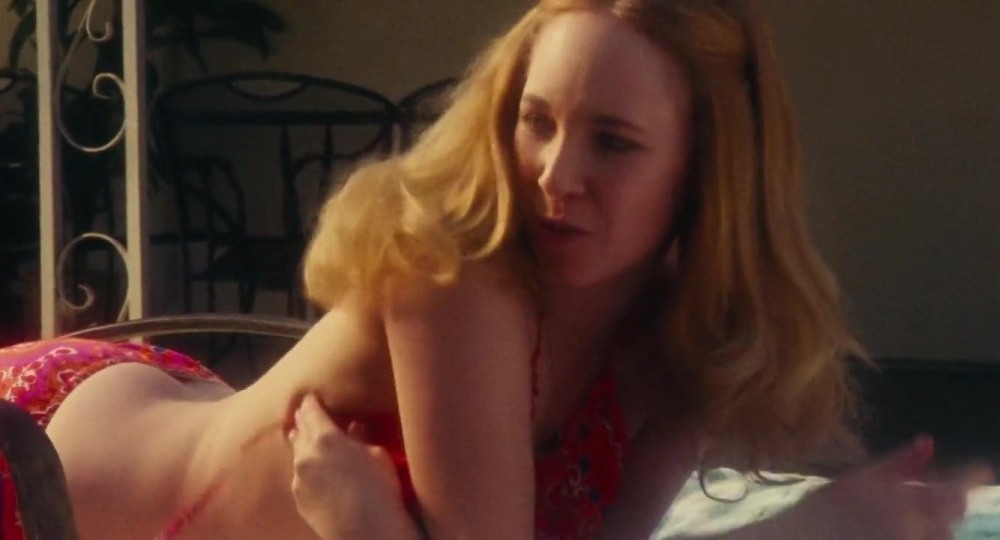 Аманда Сейфрид 18 сцена в фильме
