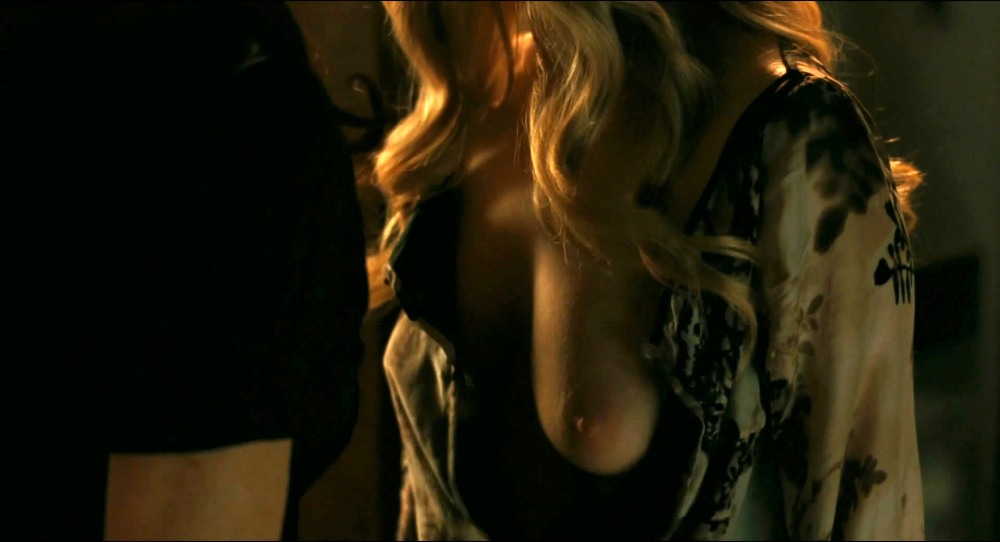 Фильм голая сцена Аманда Сейфрид