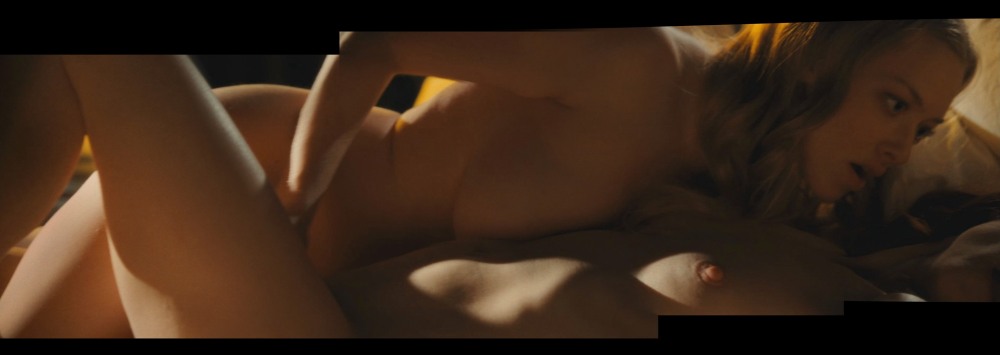 Аманда Сейфрид эротические сцены