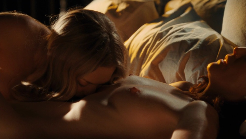 Аманда Сейфрид постельные сцены из фильмов