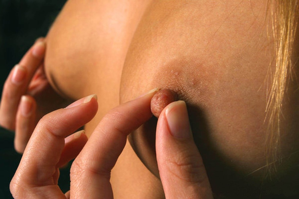 Порно.большие груди.сосание груди