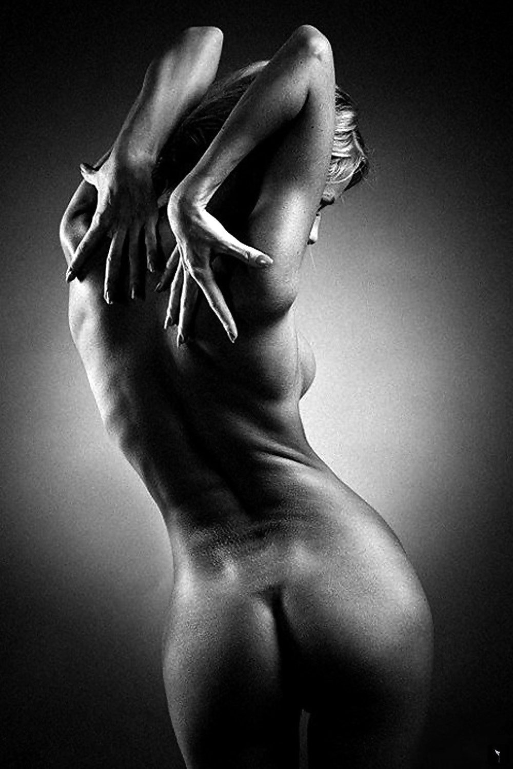 Красивое художественное ню