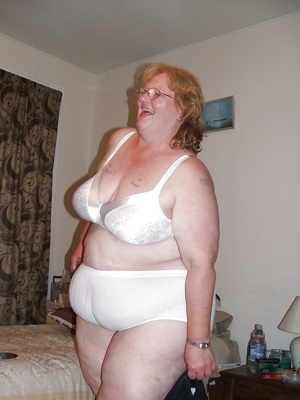 Пожилые толстушки в колготках