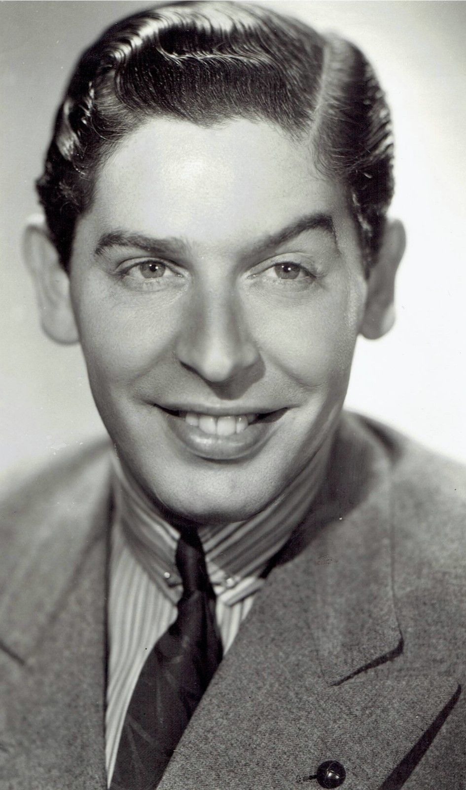 Milton Berle Сара
