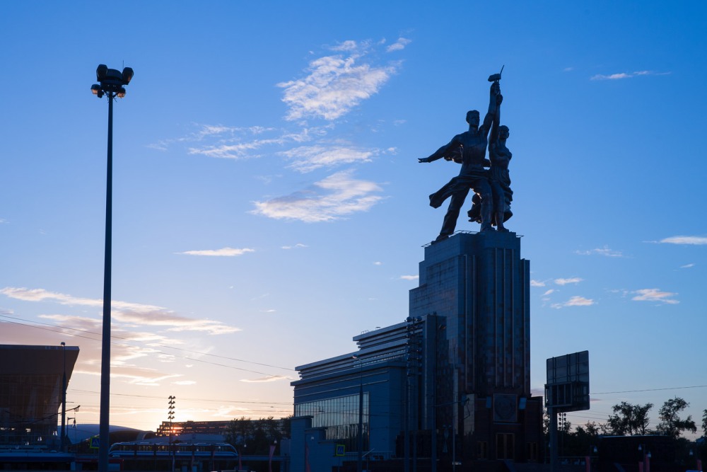 В. И. Мухина. Рабочий и колхозница набросок