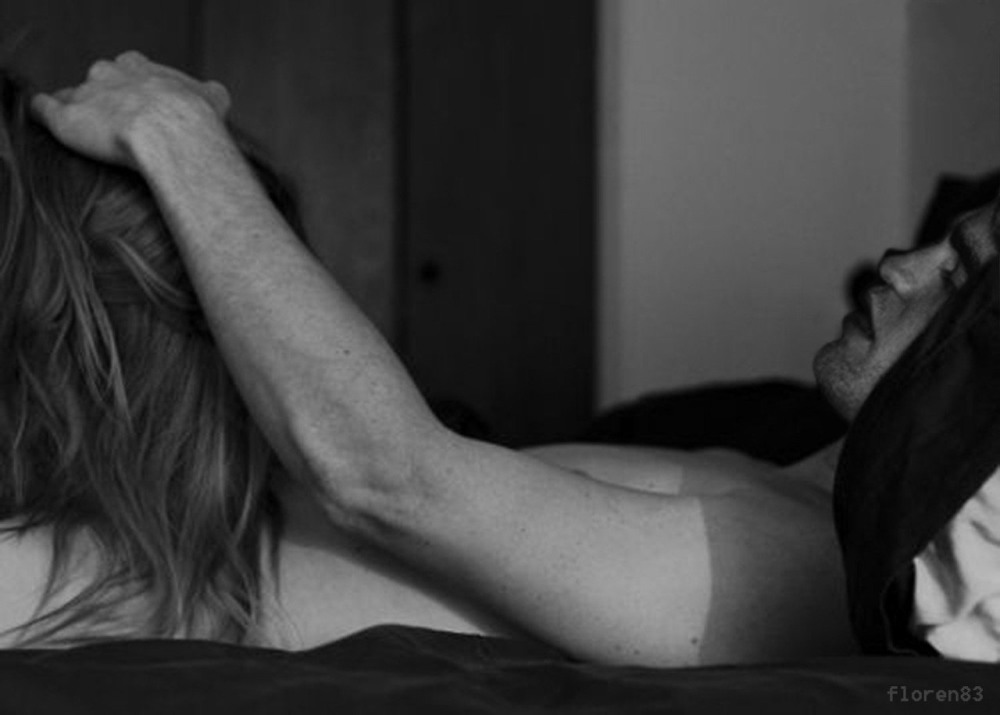 Страстно за волосы