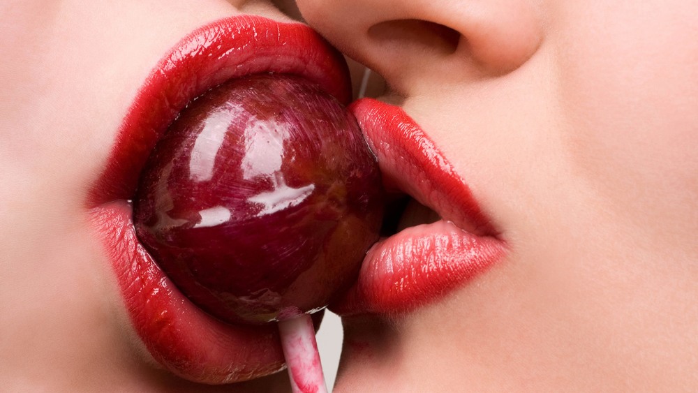 Юноши и девушки оральный