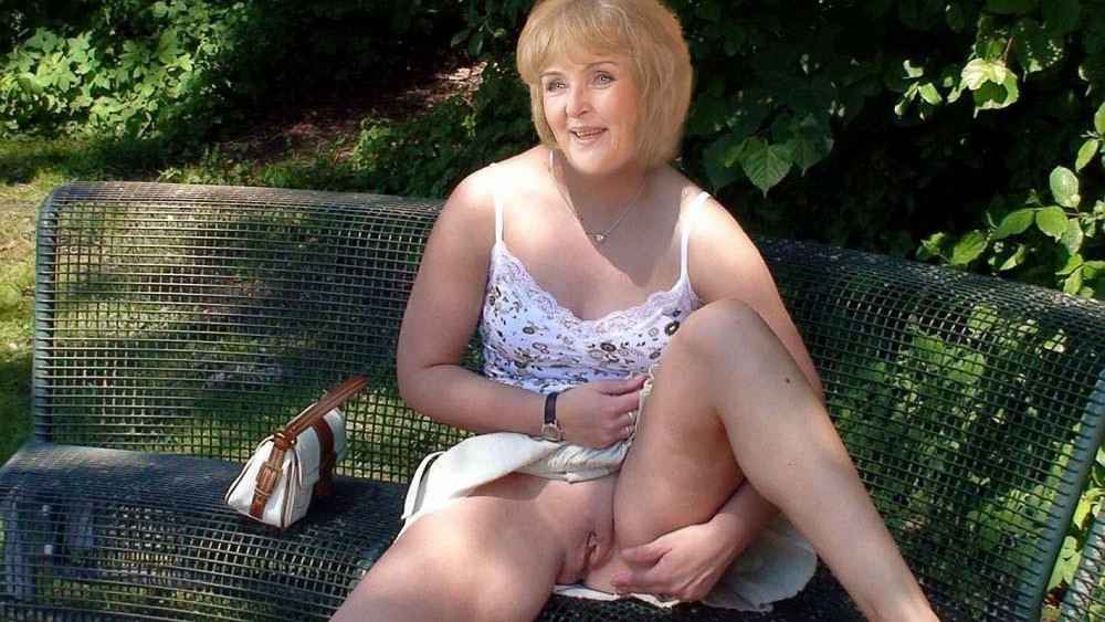 Зрелые бабы без трусиков