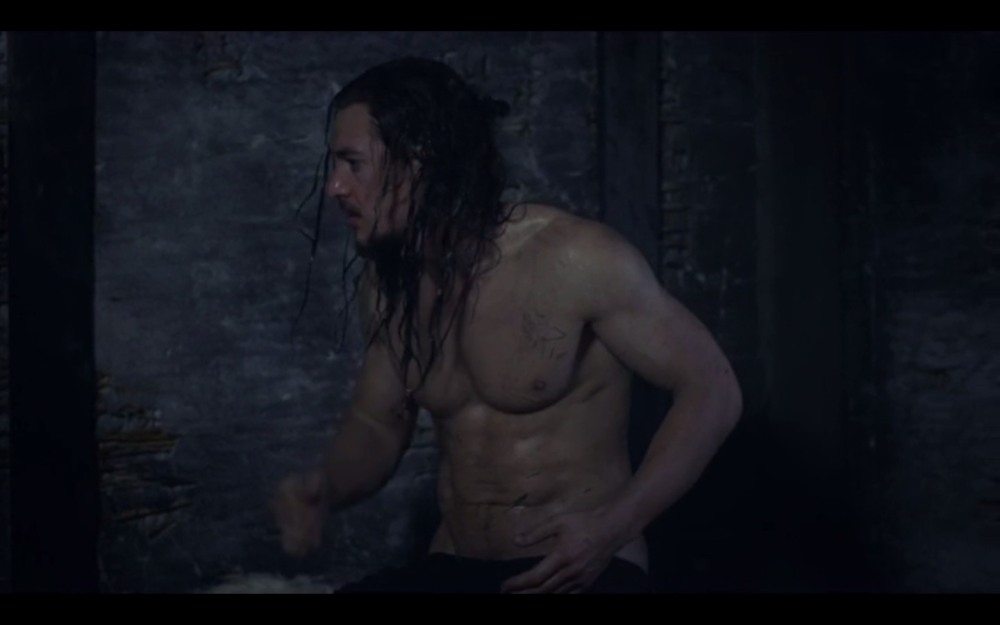 Александр Дреймон постельная сцена последнее королевство