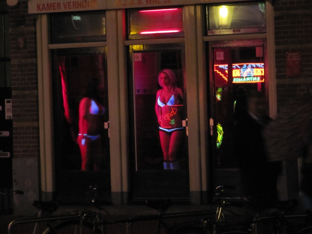 Квартал красных фонарей в Амстердаме