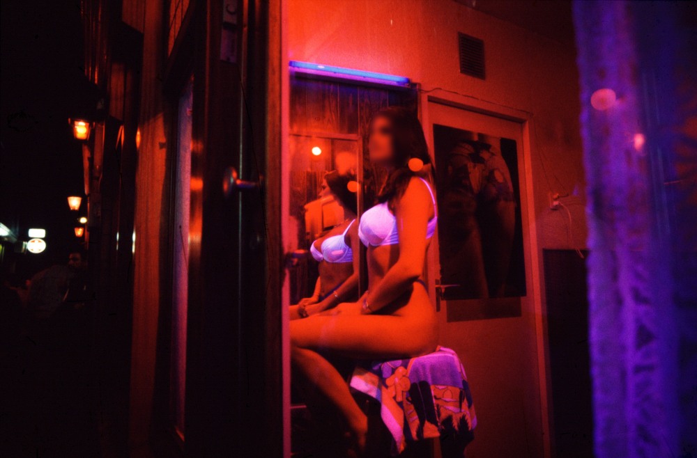 Квартал красных фонарей Амстердам девушки