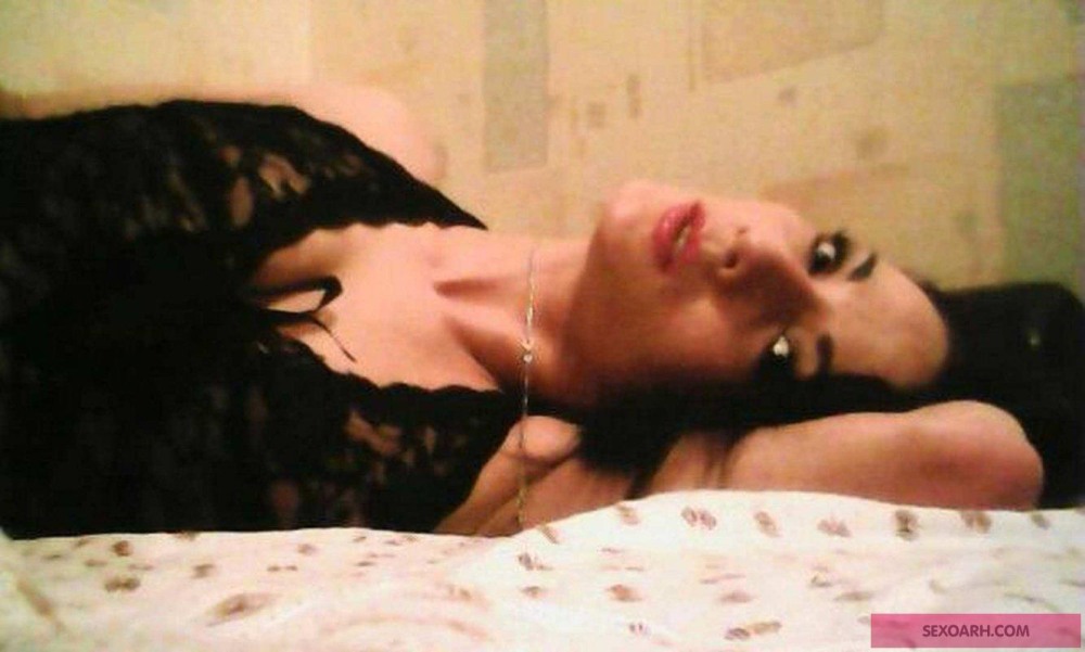 Девушка массажистка блондинка