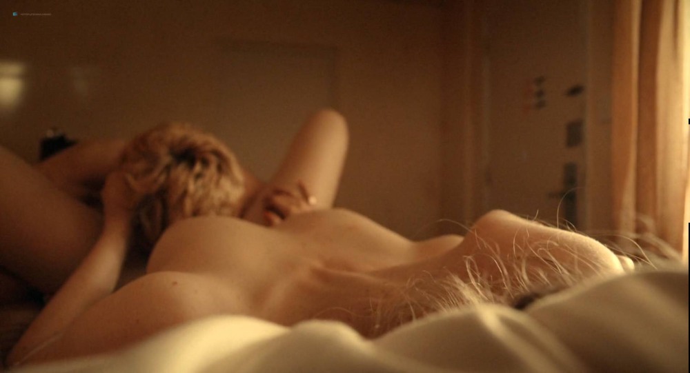 Молодые девочки ебутся