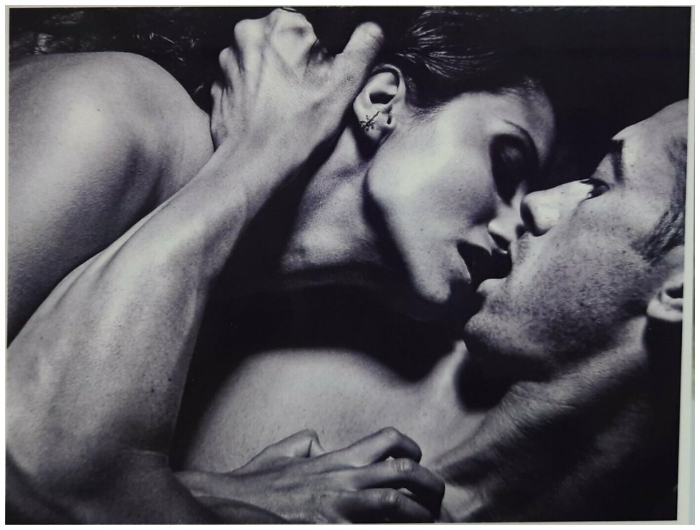 Страстные тела мужчины и женщины