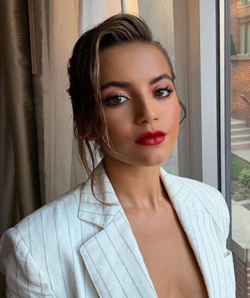 Isabella Moner в купальнике
