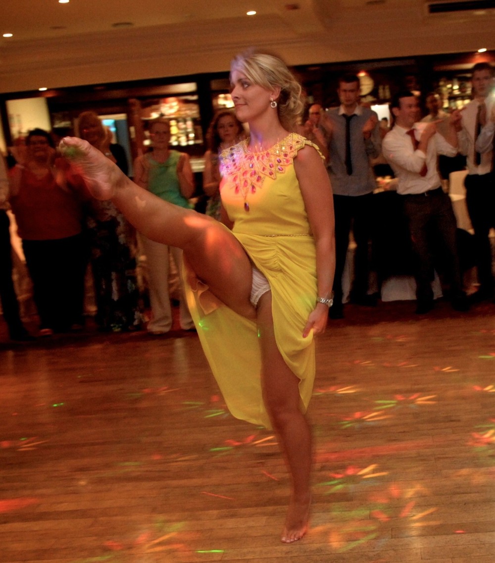 Танцовщица на корпоративе