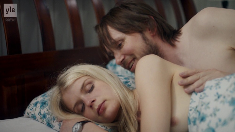 Алина Томников обнаженка