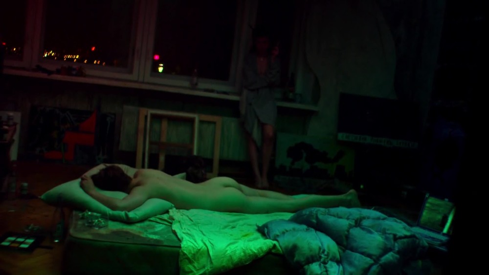 Кадры из фильмов Full frontal nude