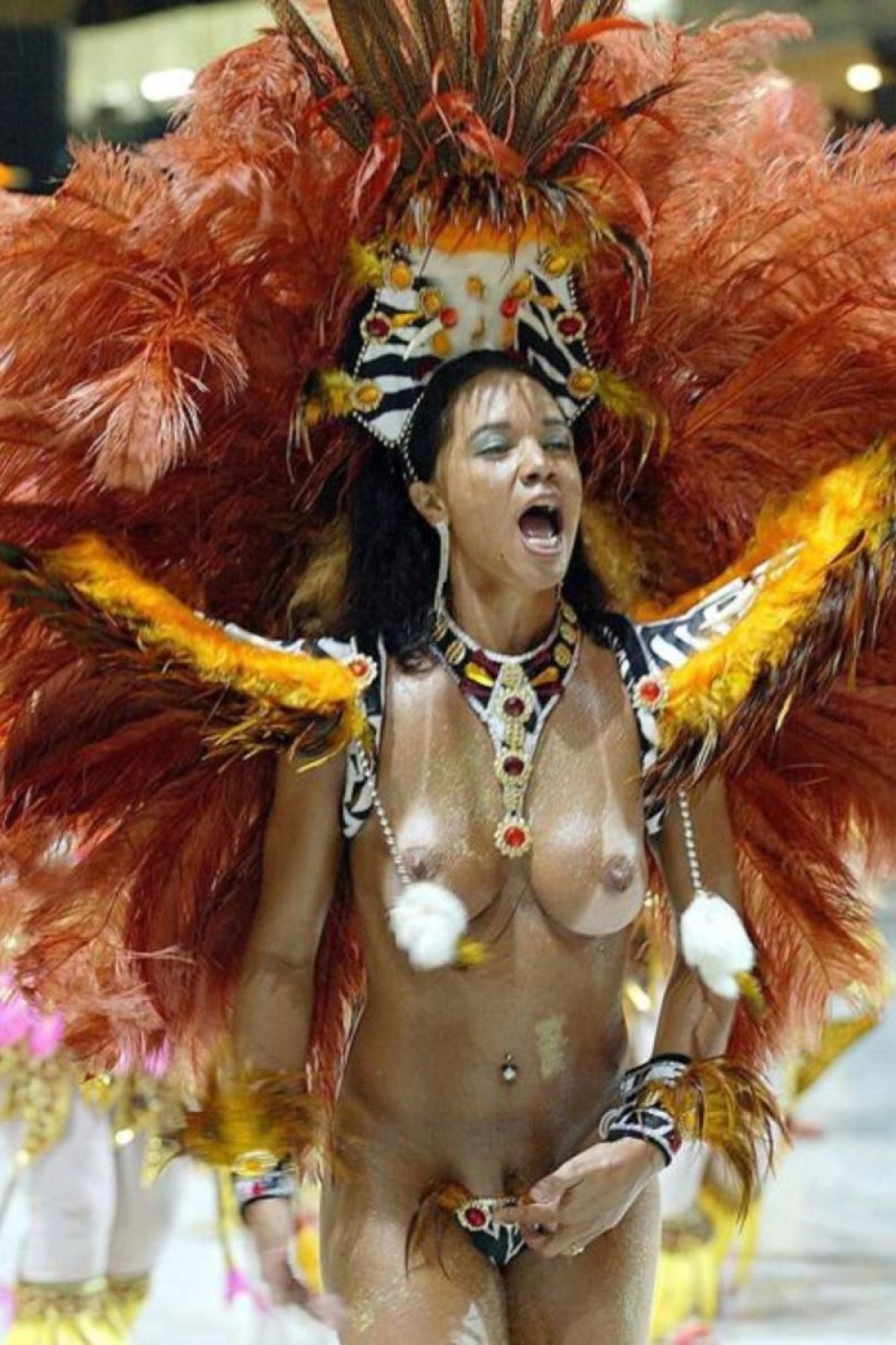 Бразильский карнавал голые фото порно видео. Смотреть бразильский карнавал голые фото онлайн