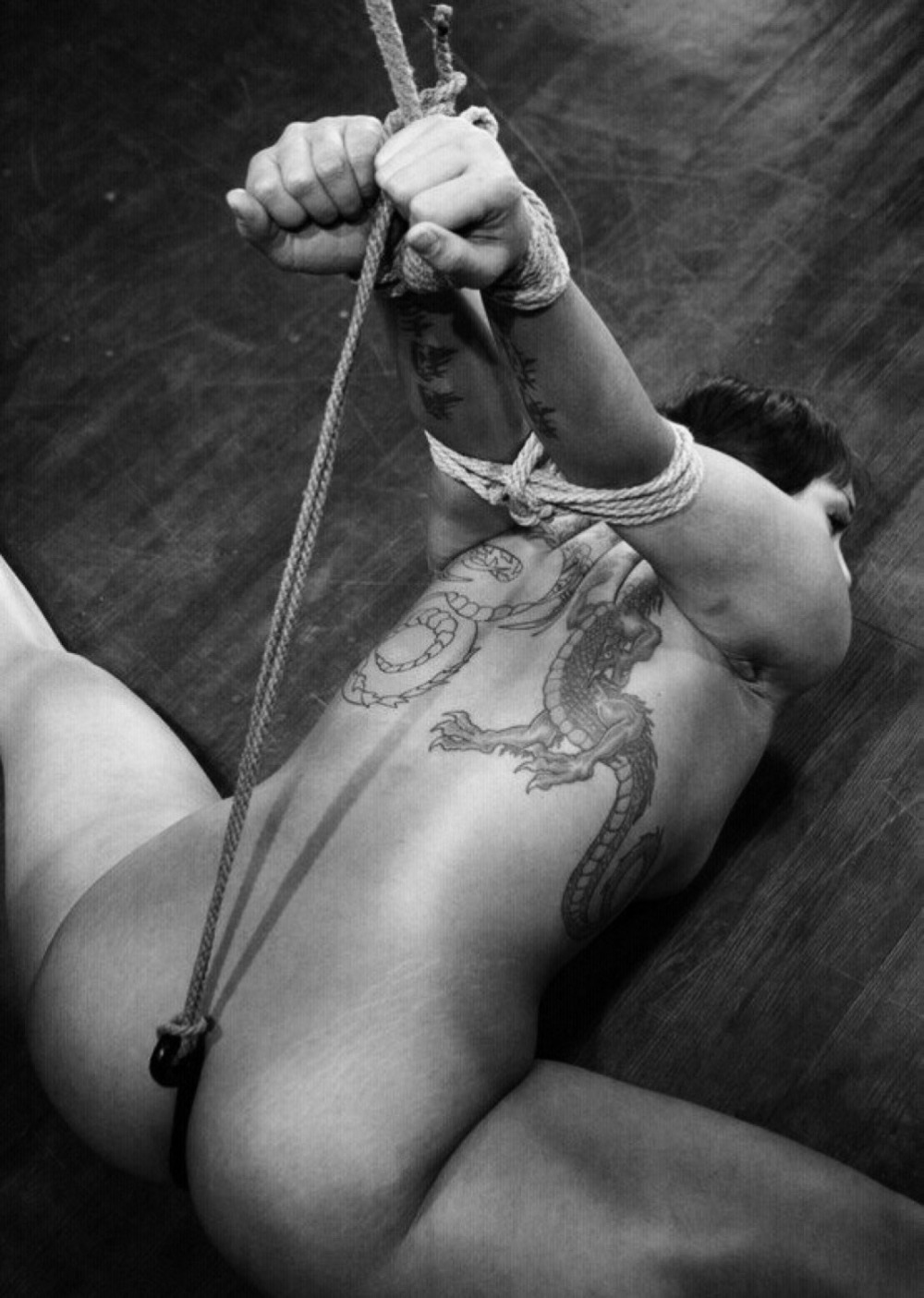 Подвесили за анальный крюк