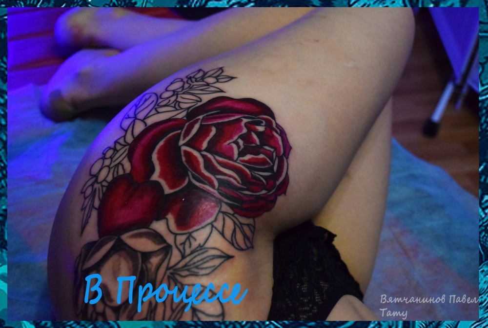 Татушки на бедре для девушек