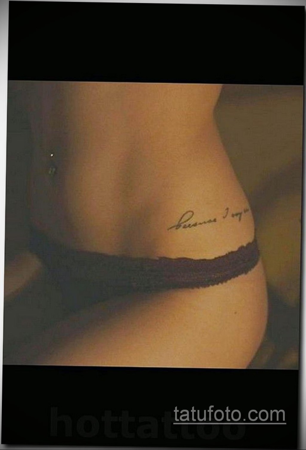 Тропические тату на бедре