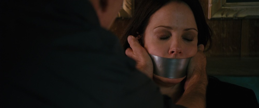 Элизабет Олсен gagged