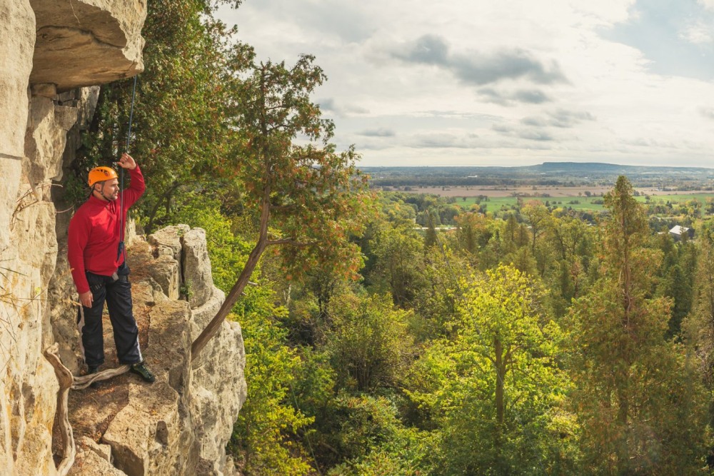 Burly men at Sea Trophy Guide