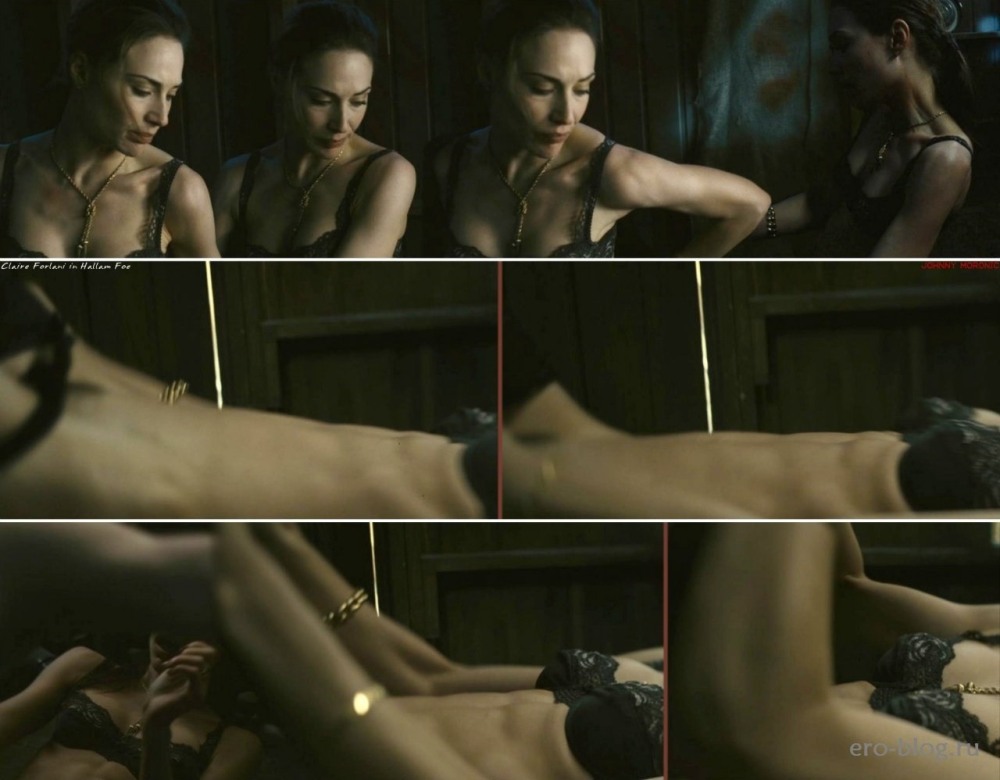 Claire Forlani грудь