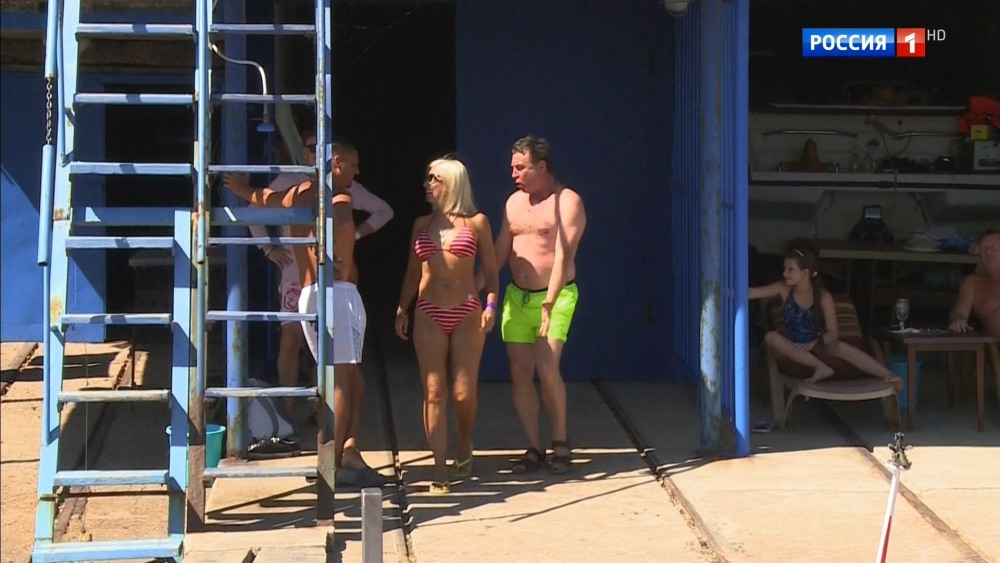 Алена Свиридова в купальнике