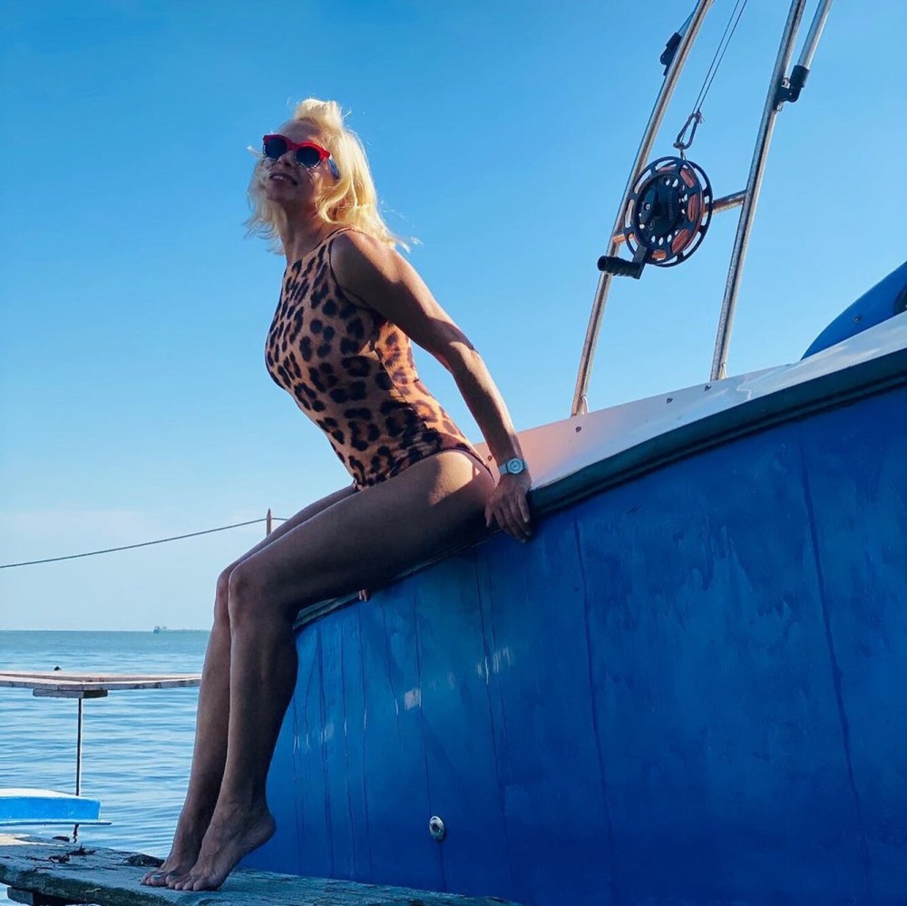 Алена Свиридова на пляже