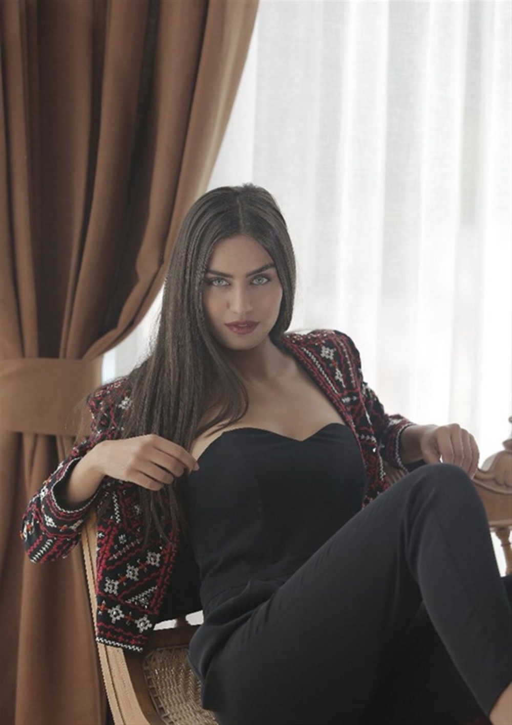Амине Гюльше