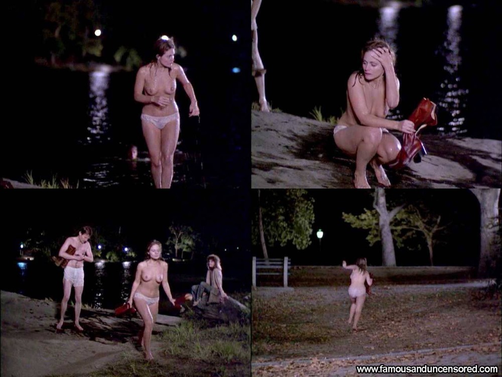 Одри дана полностью голая