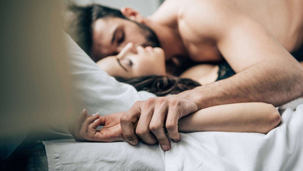 Искра любви