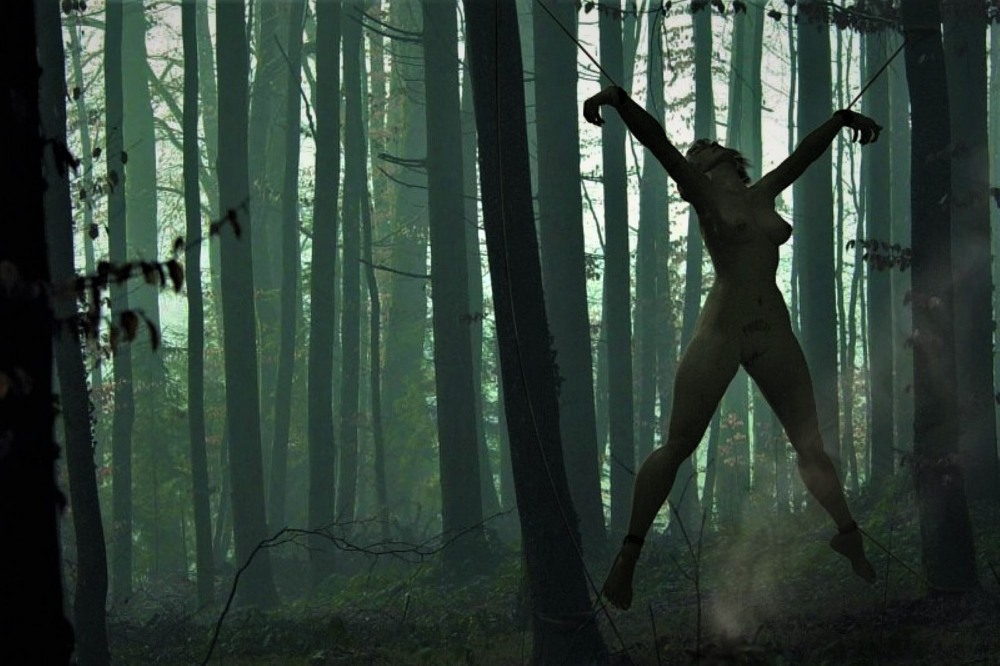 Голые женщины связанные в лесу