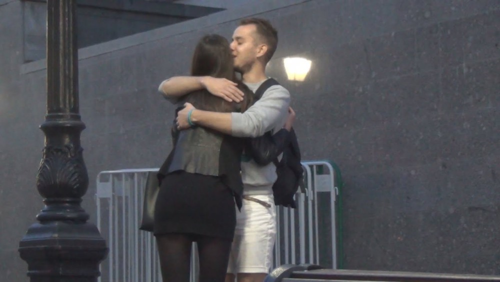 Облапал на улице