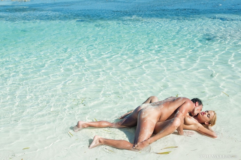 Шикарный трах на пляже