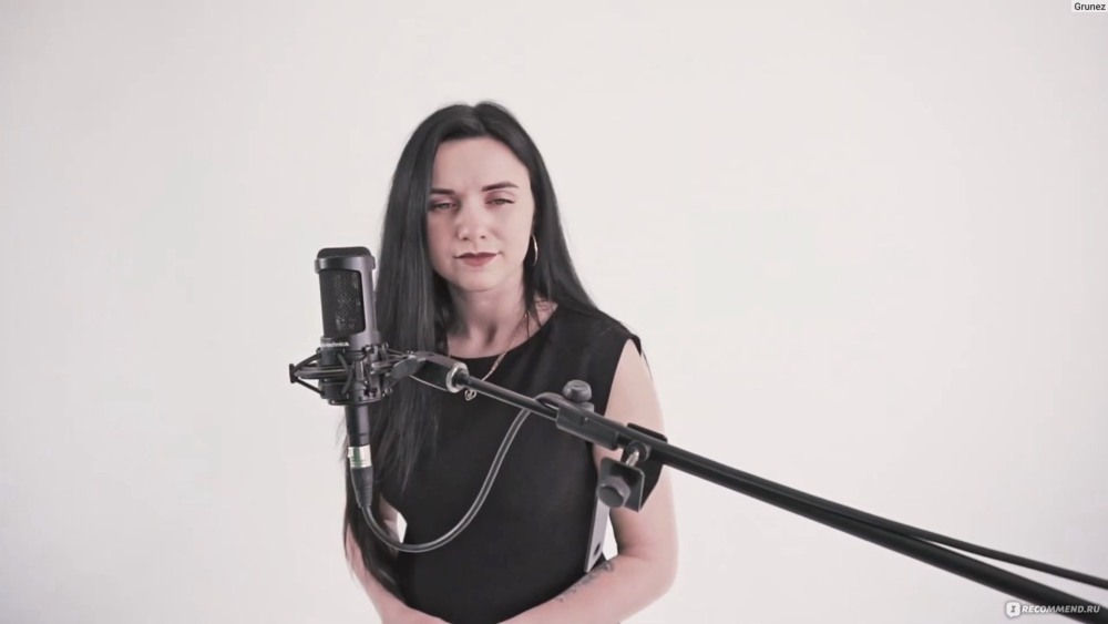 Певица Inna фигура