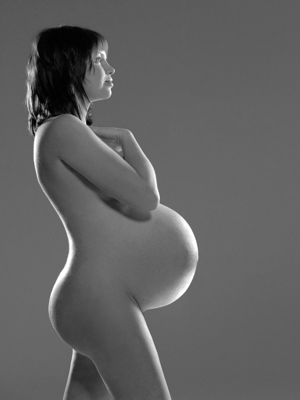 Голые беременные на кровати