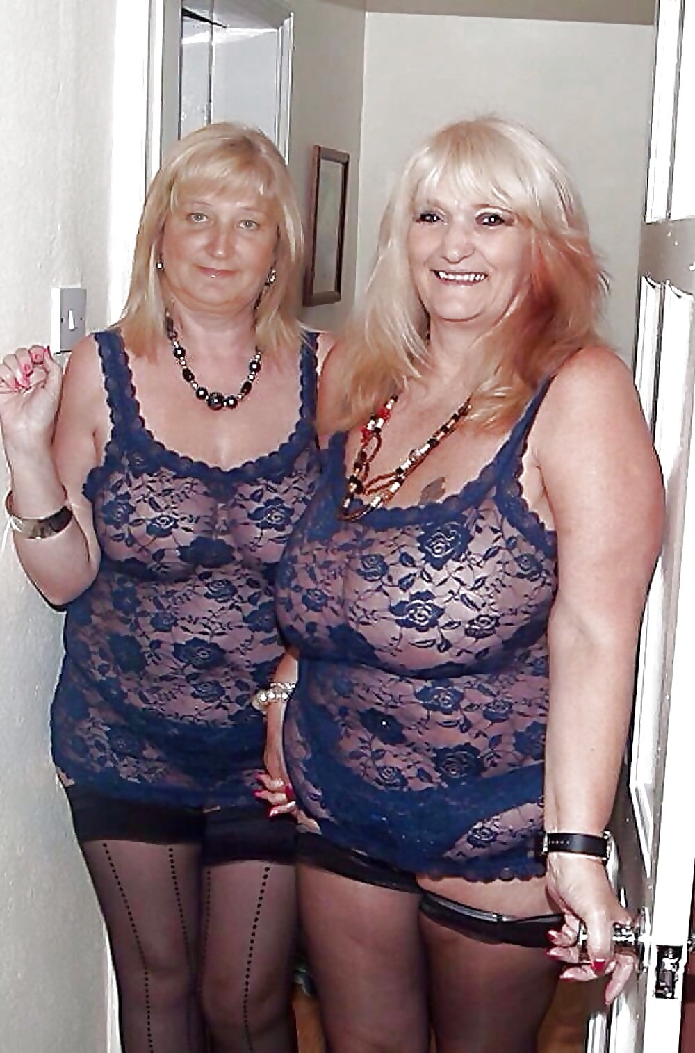 Британские зрелые подружки