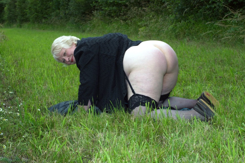 Зрелые свингеры на природе