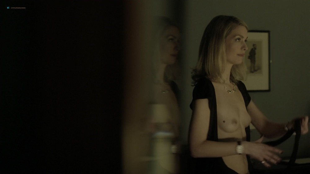 София Евстигнеева голая