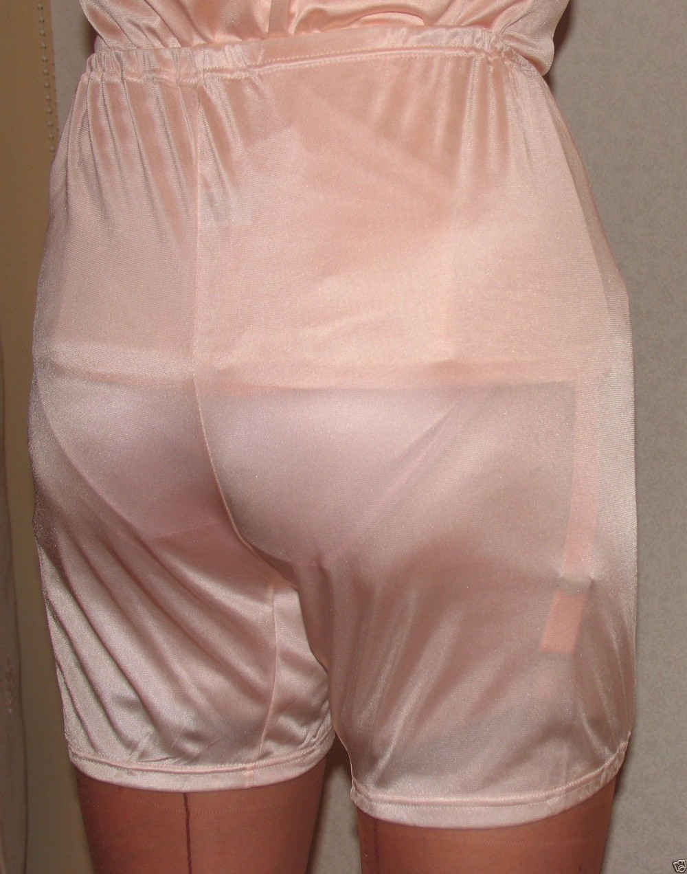 Ив Монтан панталоны