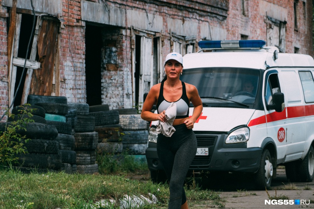 Женщина колясочница