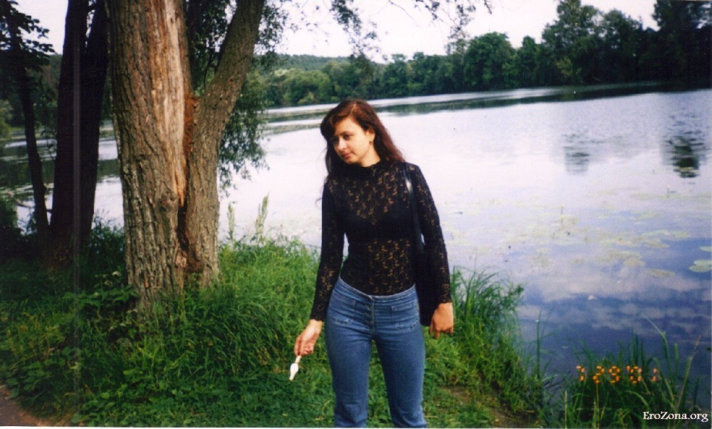 Фото голой Вики маленькая