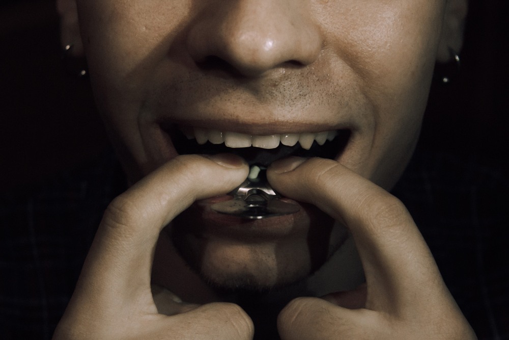 Губы с зубами Техно фото